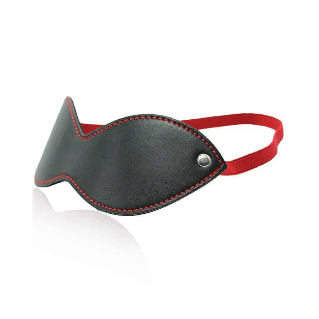 Öhmama! Fetish Svart Ögonmask i Läderimitation med nitar & röd söm